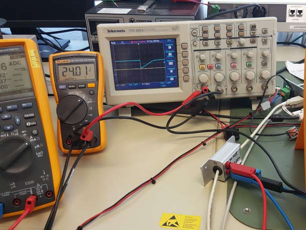 Neuer Auszubildender zum Elektroniker für Geräte und Systeme